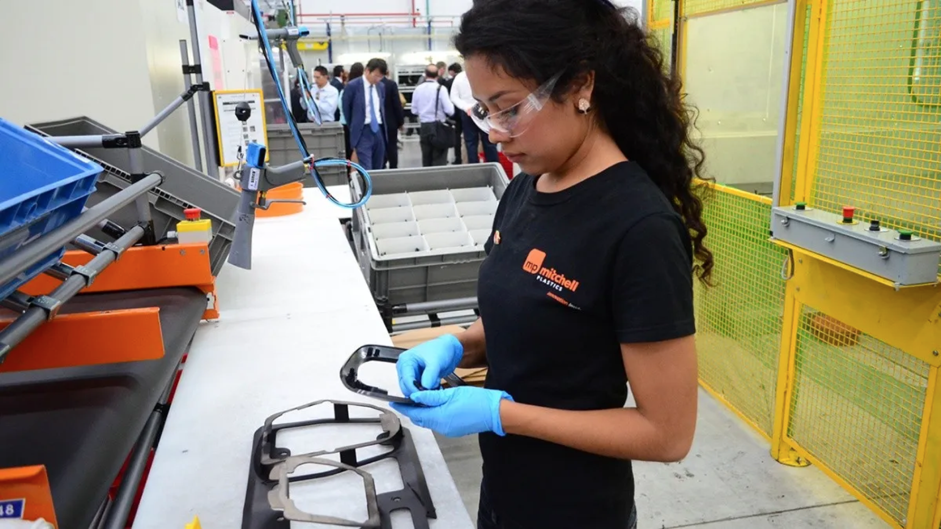 En Bogotá 1 de cada 2 jóvenes que no accede oportunidades de educación o empleo formal vive en hogares en condición de pobreza En Bogotá 1 de cada 2 jóvenes que no accede oportunidades de educación o empleo formal vive en hogares en condición de pobreza